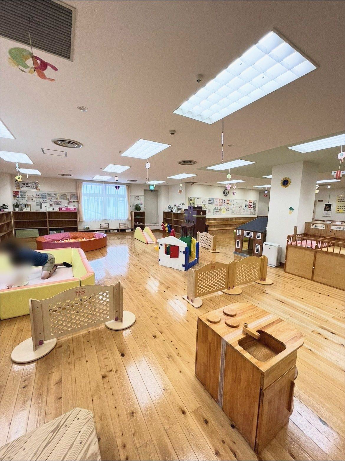 ままごとキッチンのある広いホール
