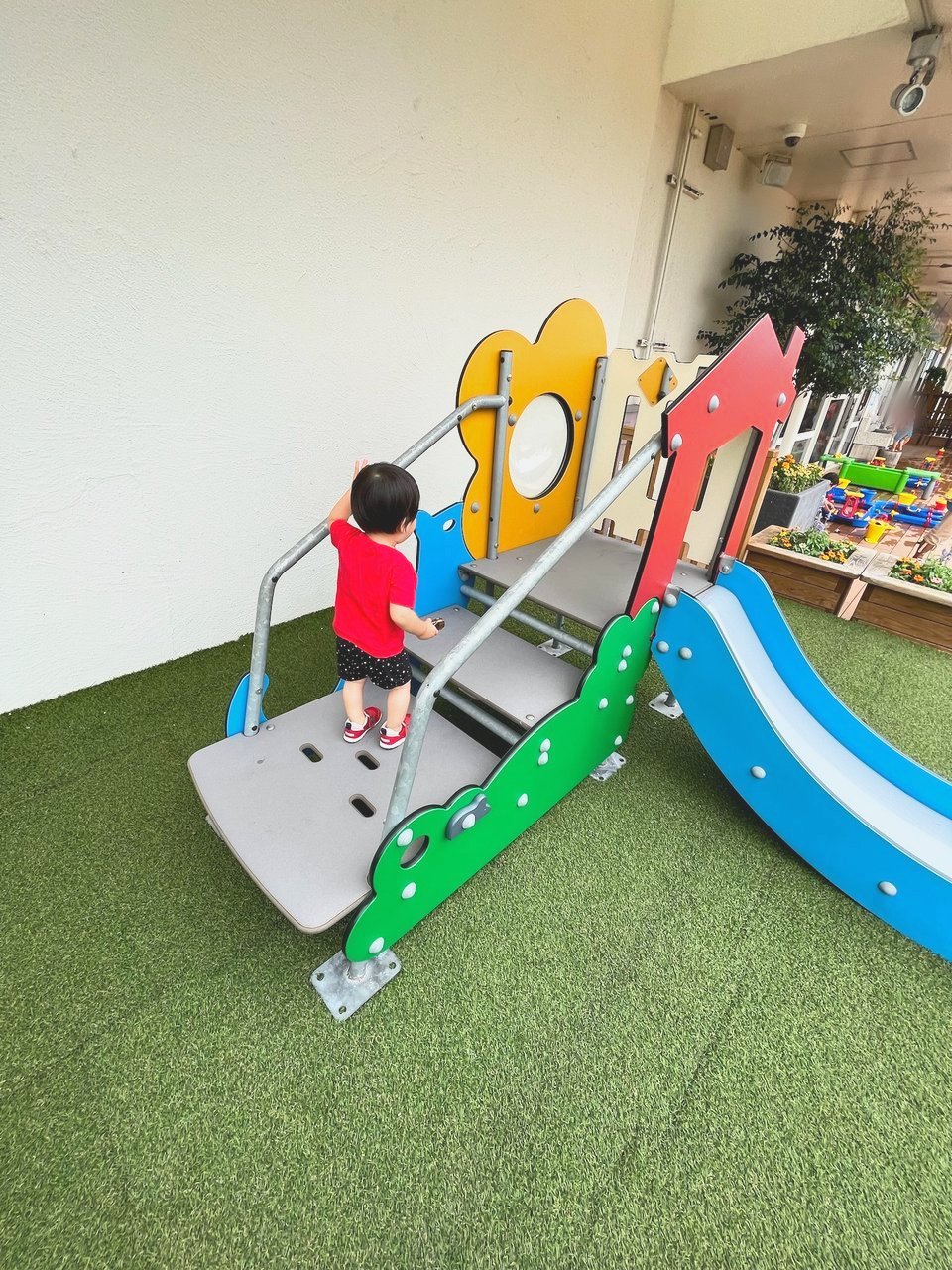 小さい子向けの滑り台