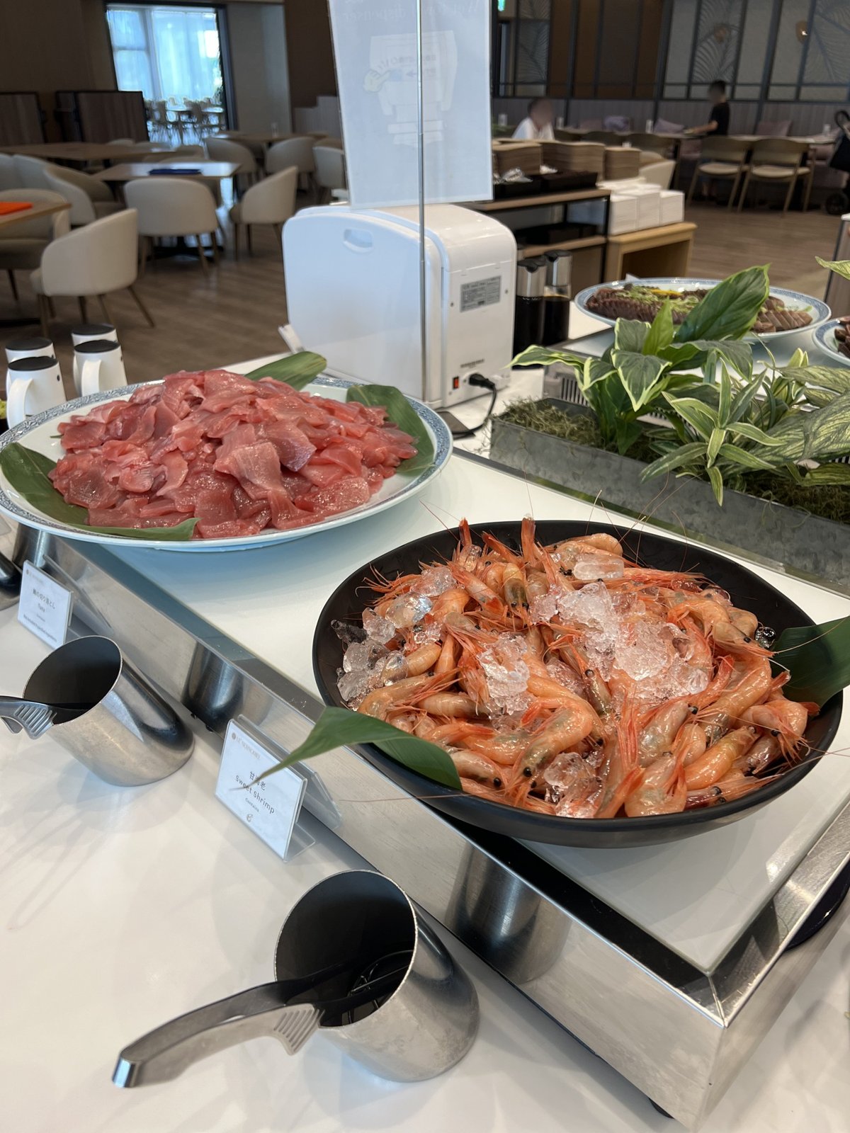 マグロの刺身と甘エビ