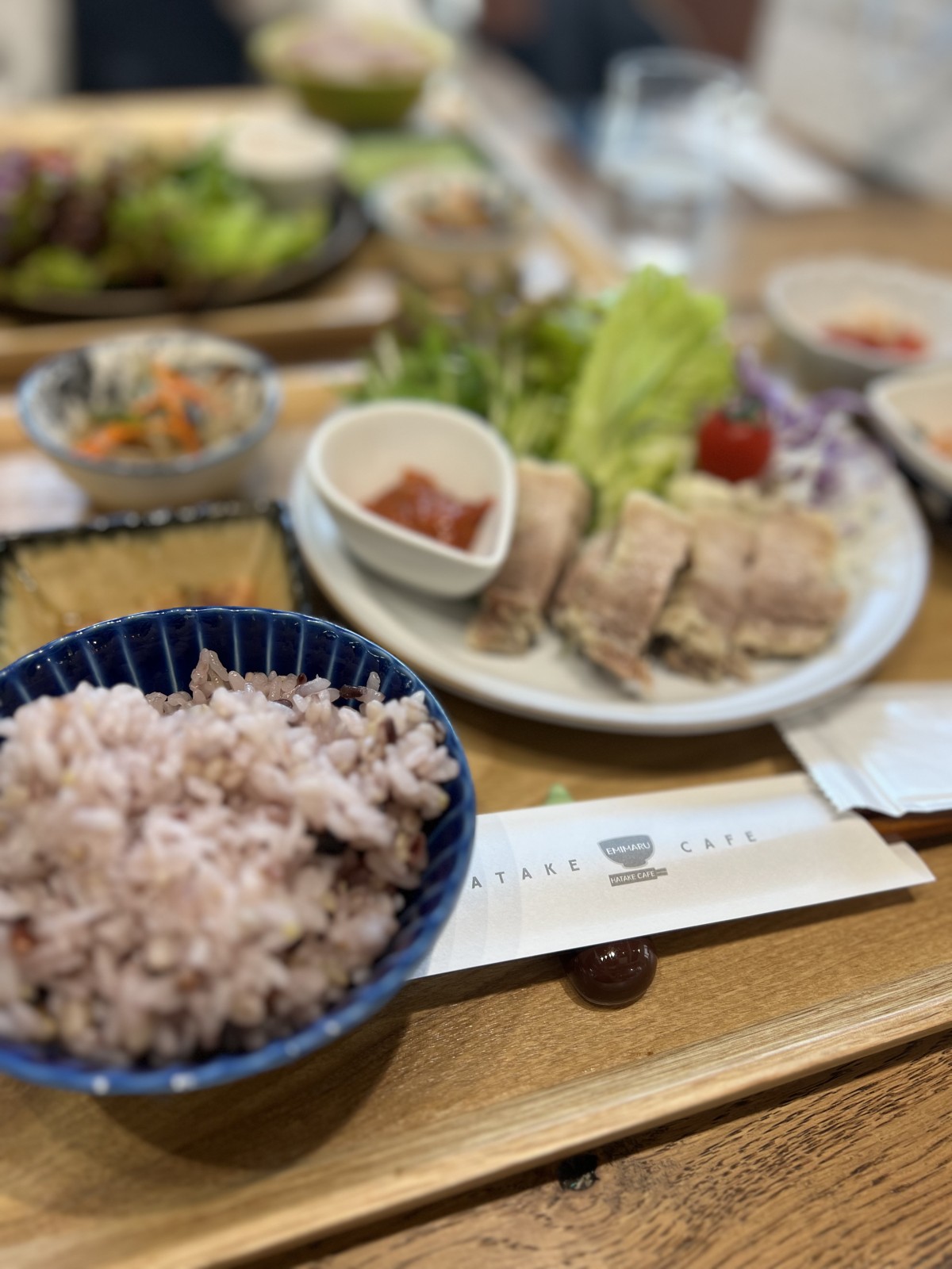 ハタケカフェ エミマル(和泉市)は赤ちゃん連れOK?座敷とバウンサーがある野菜たっぷりランチのお店