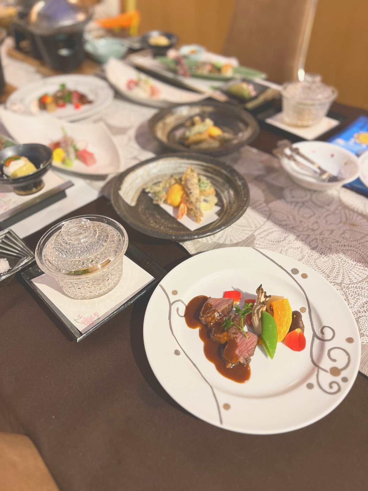 会席のテーブル