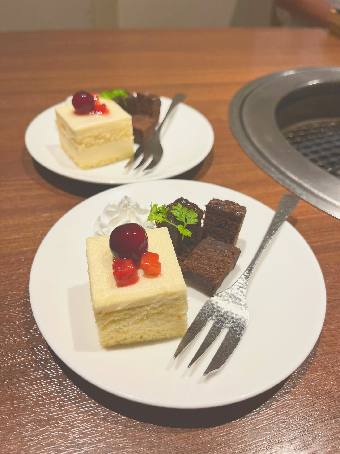 お皿に盛られた食後のデザート