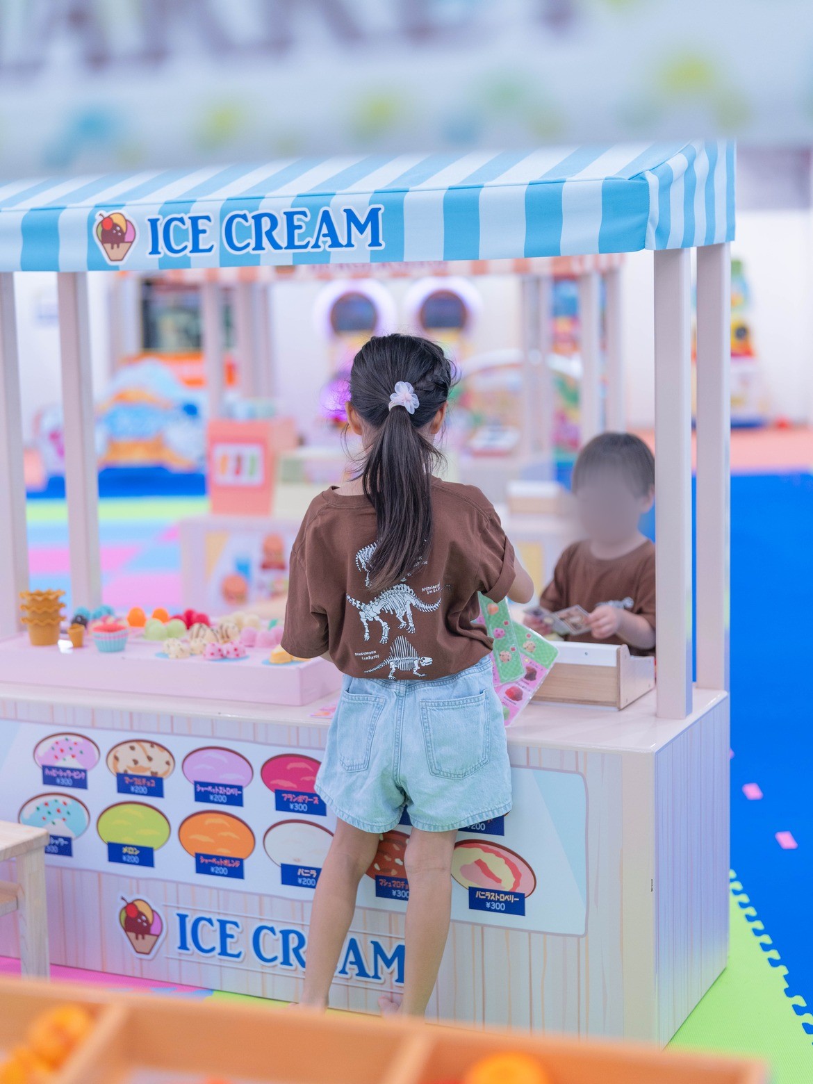 アイスクリーム屋さんのごっこ遊び
