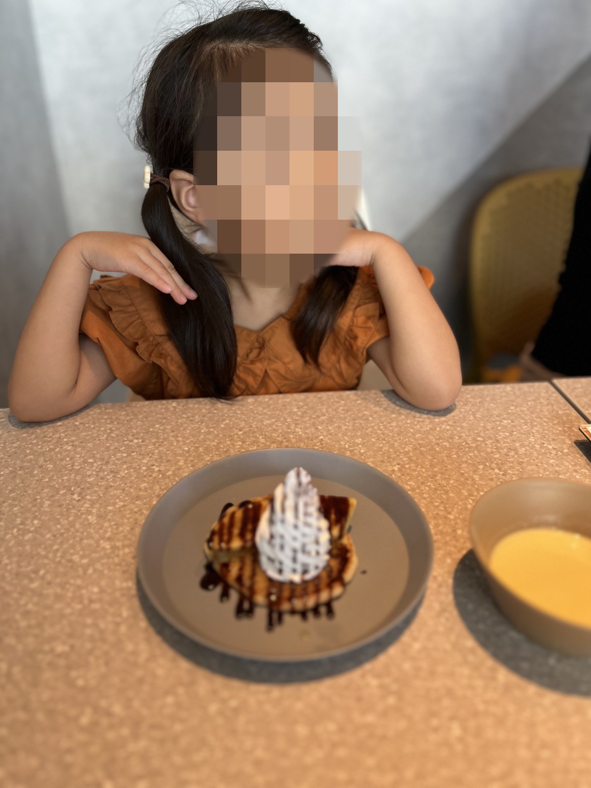 ワッフルとプリンの朝食