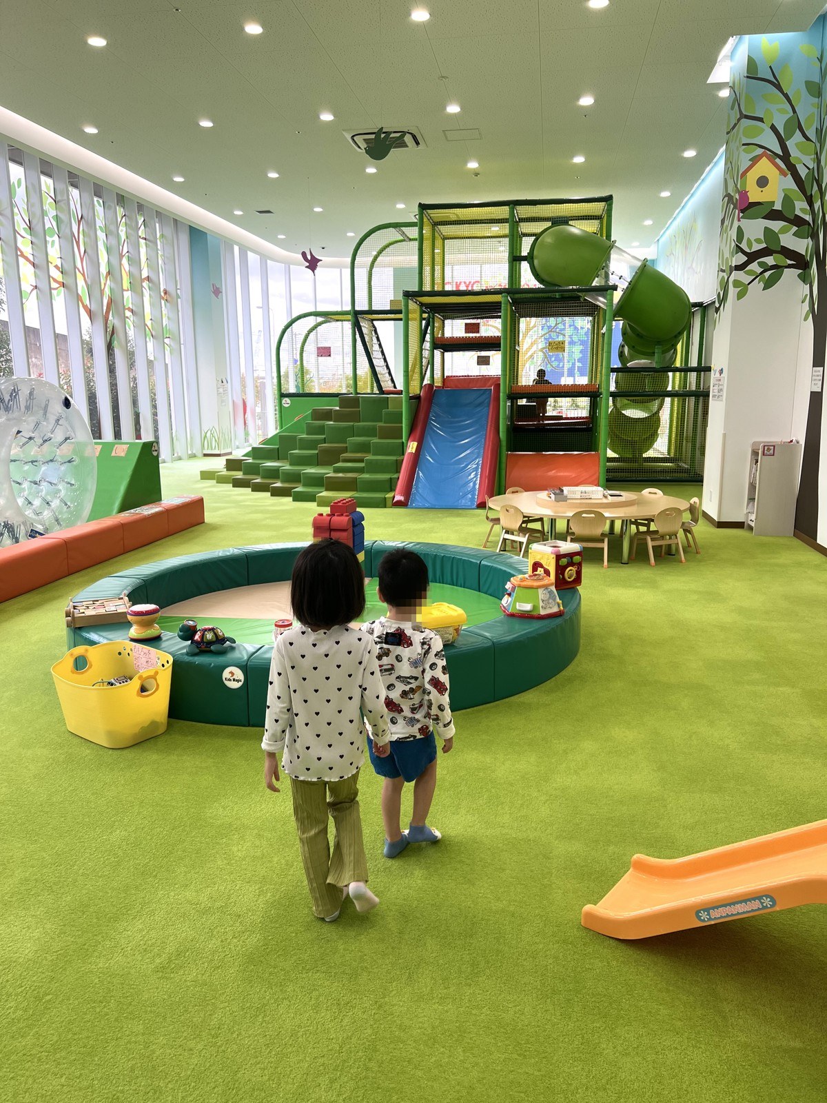 東京インテリア家具 大阪本店のキッズランドは子連れに便利?家具を見ているあいだ500円で遊べる