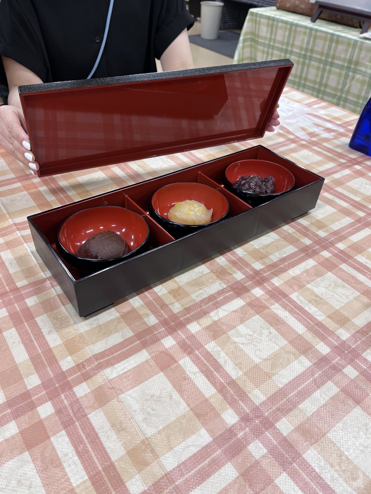 漆の器に入ったあんときな粉