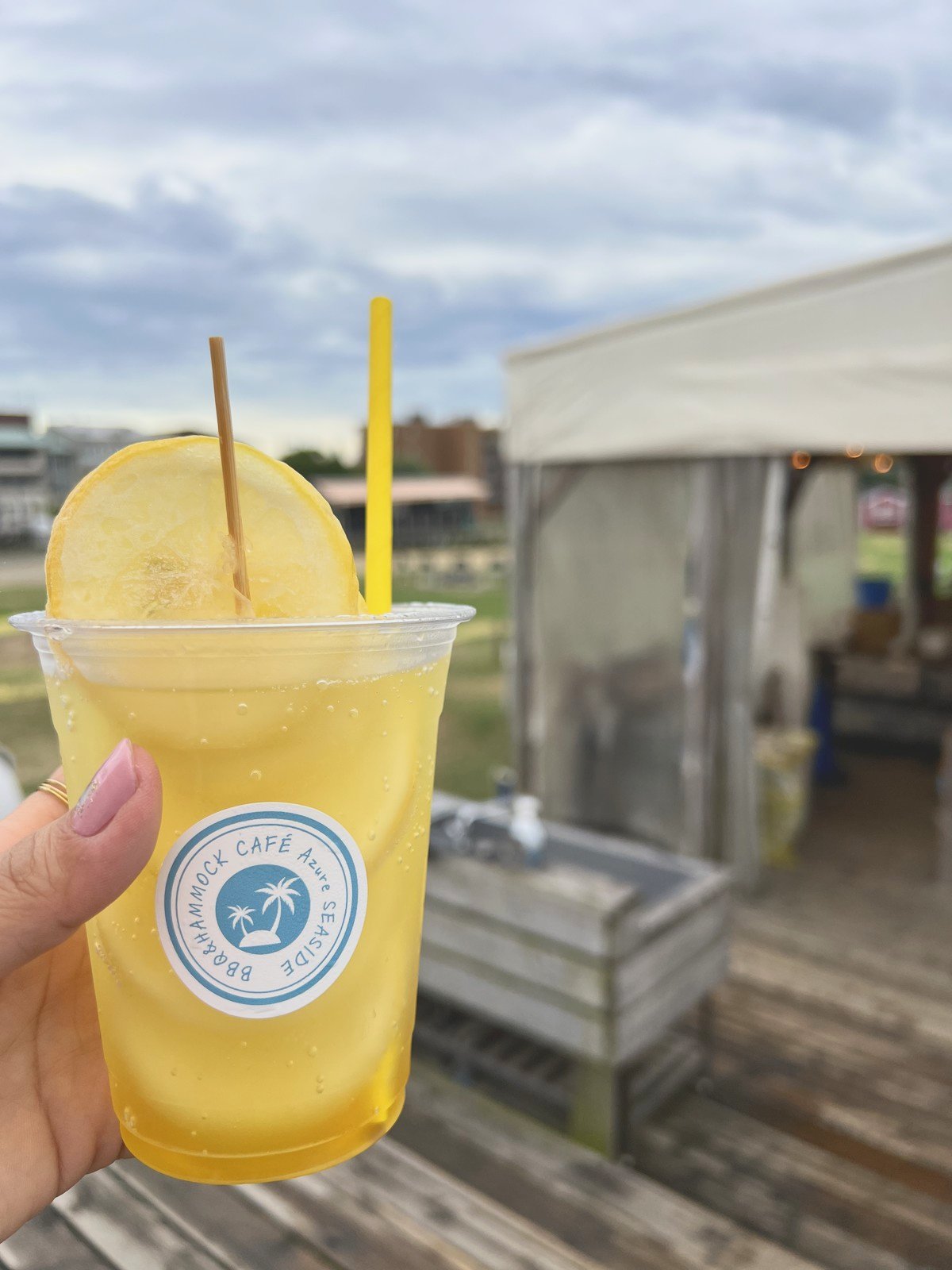HAMMOCK CAFÉのカップに入ったレモネード